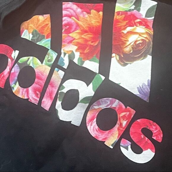 ADIDAS WOMENS TEE ROSE FLORAL GRAPHIC T-SHIRT BLACK MULTI SIZE M NWOT - Picture 3 of 4